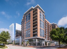 Lakehouse Apartments