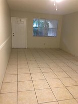 850 E Commercial Blvd Oakland Park FL Apartments