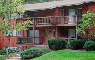 Montrose Manor Apartments