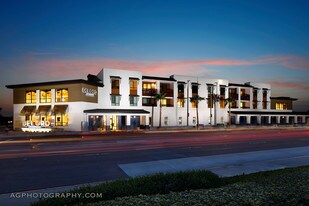 Del Oro on Broadway Apartamentos
