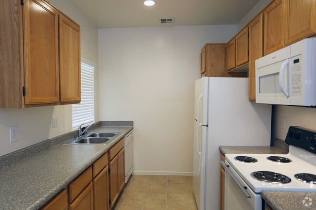 Cedar Oaks Rentals - Bakersfield, CA | Apartments.com