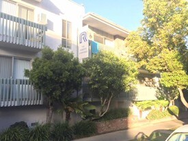 908 Granville Ave Apartments