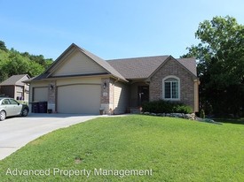 5 Bedroom Single-Family Home for Rent $1900