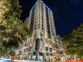 Paramount on Lake Eola Apartments