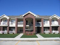 Links at Lincoln Apartments