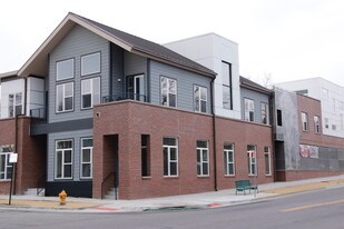 1625 E Alameda Ave Apartamentos