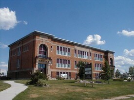 400 1st Ave SW Chisholm MN Apartments
