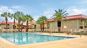 The Palms on Lamar Apartments