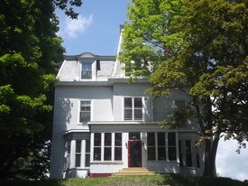 295 Brown St Westbrook ME Apartments