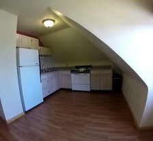 40 Freeport St Delmont PA Apartments