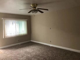 3304 Avenida Del Presidente Apartments