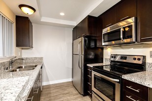 Fanita Meadows Apartments