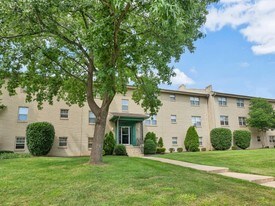 Hunters Crossing Apartments