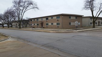 601 S West St Pontiac IL Apartments