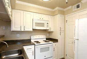 Hacienda Commons Apartments