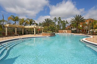 525 Avalon Park Apartments