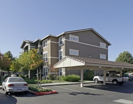 Natomas Park Apartamentos