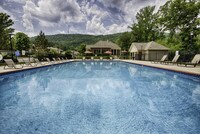 Hampton Falls Apartments
