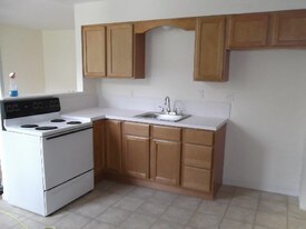 570 Main St Apartments