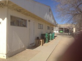 1004 Glade Ln Apartments