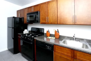 Lindcrest Apartments