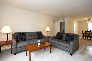 Aquahart Manor Apartments
