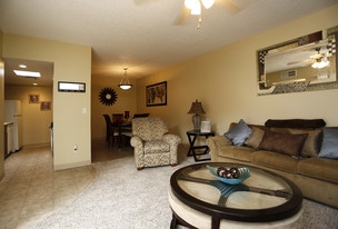 Lakeside Casitas Apartments