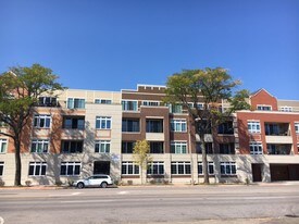 1202 Waukegan Rd Glenview IL Apartments