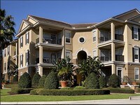 Colonial Grand at Town Park Reserve Apartments