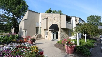 Cornerstone Crossing Apartments
