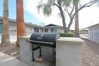 Building Photo - Madison Apartments in Phoenix, Arizona