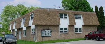560 Wakefield Dr Cortland OH Apartments