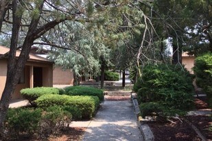 604 Kingman Ave Grants NM Apartments