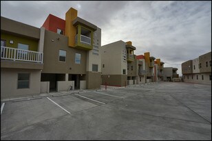 Moderno Village Townhome Apartamentos