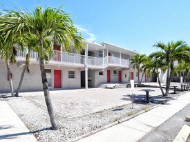 1250 2nd St Sarasota FL Apartments