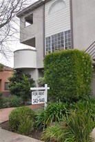 1221 Oak Grove Ave