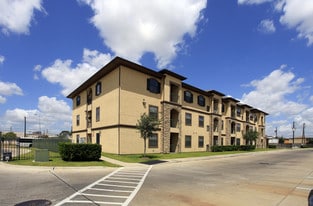 Villas on Winkler Apartments
