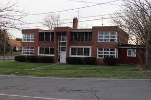 1723 Meadowbrook Dr Syracuse NY Apartments