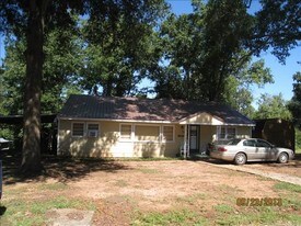 3 Bedroom Single-Family Home for Rent $650