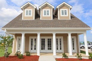 Sugar Hill Crossing Apartments