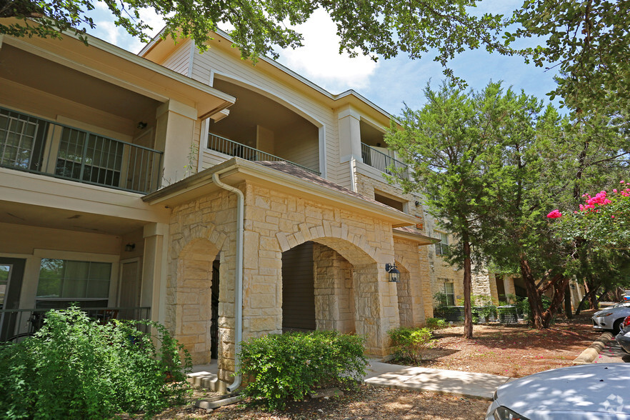 Hidden Lake Apartments Rentals - San Antonio, TX | Apartments.com