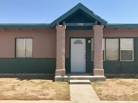 332 Robalo St Ridgecrest CA Apartments