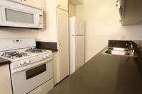Building Photo - Magnolia Apartments in Sherman Oaks, California