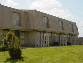 Raintree Village Apartments