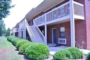 Courtyard Apartments