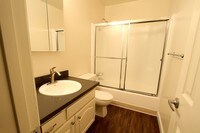 Building Photo - Magnolia Apartments in Sherman Oaks, California
