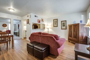Hunter's Bend Apartments