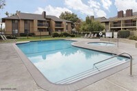 Building Photo - Park Lakewood Apartments in Modesto, California