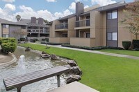 Building Photo - Park Lakewood Apartments in Modesto, California