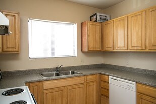 311 W Elm St Apartments